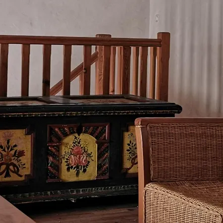 Le Petit Chai Niche Sous La Cite, בית נופש *