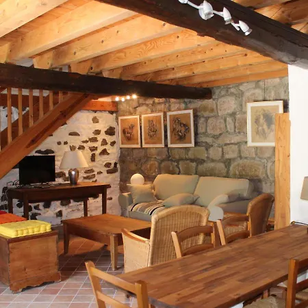 Le Petit Chai Niche Sous La Cite, בית נופש *