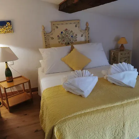 Le Petit Chai Niche Sous La Cite, בית נופש